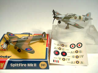 Lot 546 - DINKY TOYS GB (2)