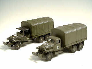 Lot 764 - DINKY TOYS FRANCE (2)