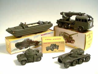 Lot 766 - DINKY TOYS FRANCE (4)