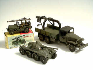 Lot 770 - DINKY TOYS FRANCE (3)