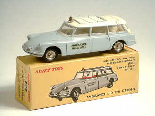 Lot 695 - DINKY TOYS (FRANCE) (1)