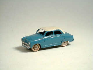 Lot 711 - DINKY TOYS (FRANCE) (1)