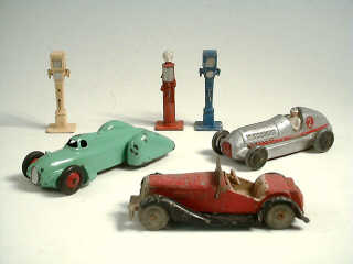 Lot 659 - DINKY TOYS (6)