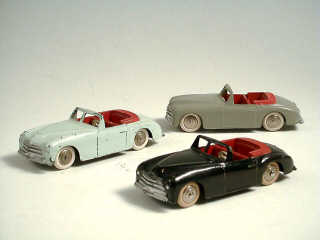 Lot 747 - DINKY TOYS (FRANCE) (3)