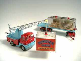 Lot 594 - CORGI TOYS (GB) (1)