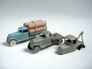 Lot 612 - DIVERS (3)