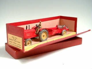 Lot 751 - DINKY TOYS FRANCE (1)