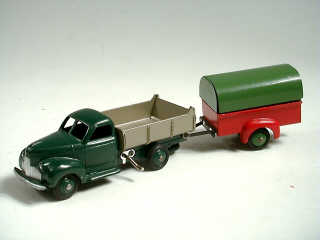 Lot 749 - DINKY TOYS FRANCE (2)