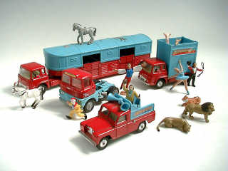 Lot 597 - CORGI TOYS (GB) (4)