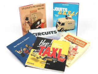Lot 12 - DIVERS (6)