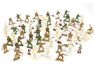 Lot 18 - DIVERS (60)