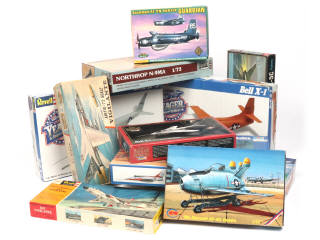 Lot 77 - DIVERS (11)