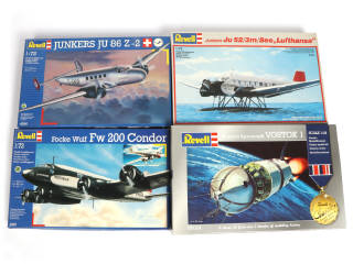 Lot 31 - REVELL (USA) (4)