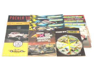 Lot 252 - DIVERS (26)