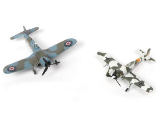 Lot 82 - DIVERS (18)