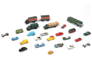 Lot 165 - DIVERS (25)