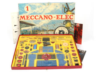Lot 52 - MECCANO (FRANCE) (1)