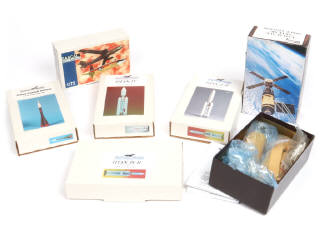 Lot 58 - DIVERS (6)