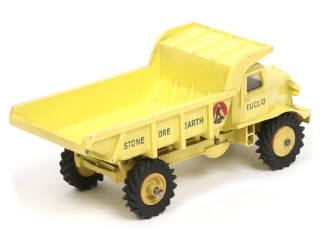 Lot 244 - DINKY TOYS (GB) (1)