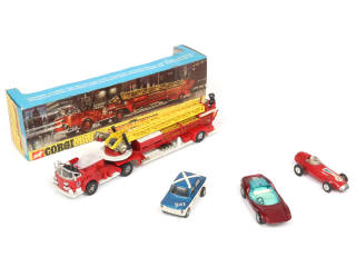 Lot 229 - CORGI TOYS (GB) (4)