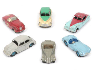 Lot 240 - DINKY TOYS (GB) (6)