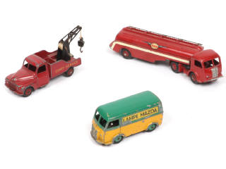 Lot 287 - DINKY TOYS (FRANCE) (3)