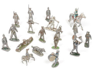 Lot 9 - DIVERS (18)