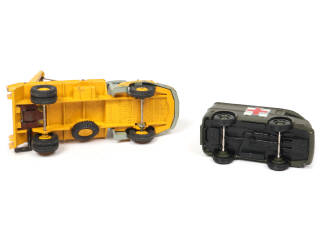 Lot 285 - DINKY TOYS (FRANCE) (2)