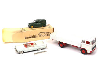 Lot 228 - DINKY TOYS (GB) (3)