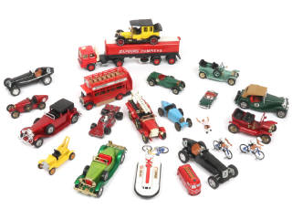 Lot 265 - DIVERS (25)