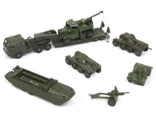 Lot 206 - DINKY TOYS (7)