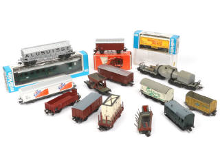 Lot 70 - DIVERS (HO) (15)