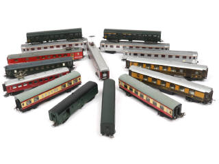 Lot 67 - DIVERS (HO) (15)