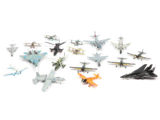 Lot 78 - DIVERS (18)