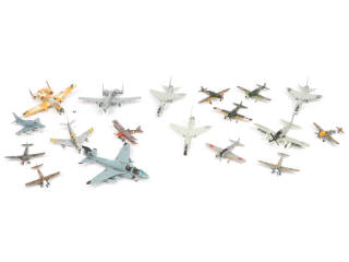 Lot 87 - DIVERS (18)
