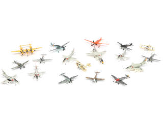 Lot 91 - DIVERS (18)