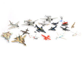 Lot 120 - DIVERS (18)