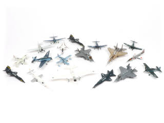 Lot 96 - DIVERS (18)