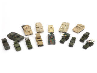 Lot 246 - DIVERS (15)