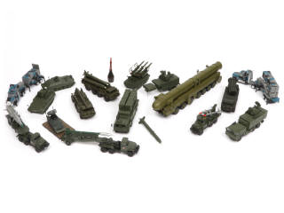 Lot 247 - DIVERS (15)