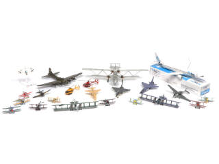 Lot 98 - DIVERS (22)