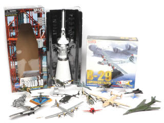 Lot 265 - DIVERS (16)