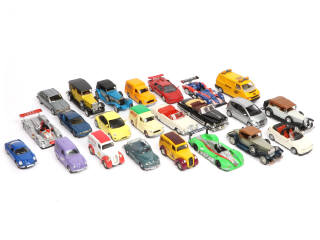 Lot 282 - DIVERS (23)