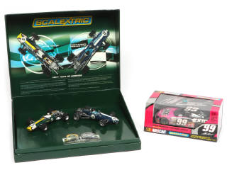 Lot 232 - SCALEXTRIC (FRANCE) (2)