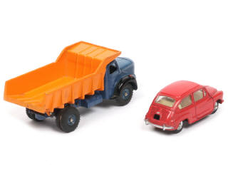 Lot 271 - DINKY TOYS (FRANCE) (2)