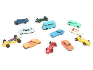 Lot 200 - DIVERS (12)