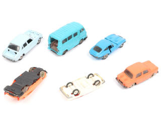 Lot 200 - DIVERS (12)