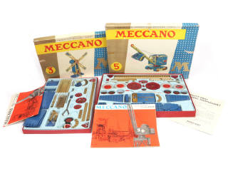 Lot 131 - MECCANO (FRANCE) (2)