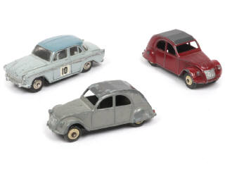 Lot 184 - DINKY TOYS (GB) (3)