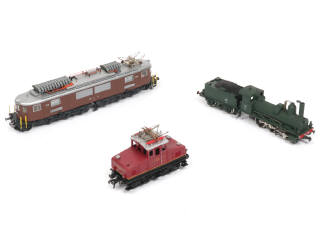 Lot 47 - DIVERS (HO) (3)